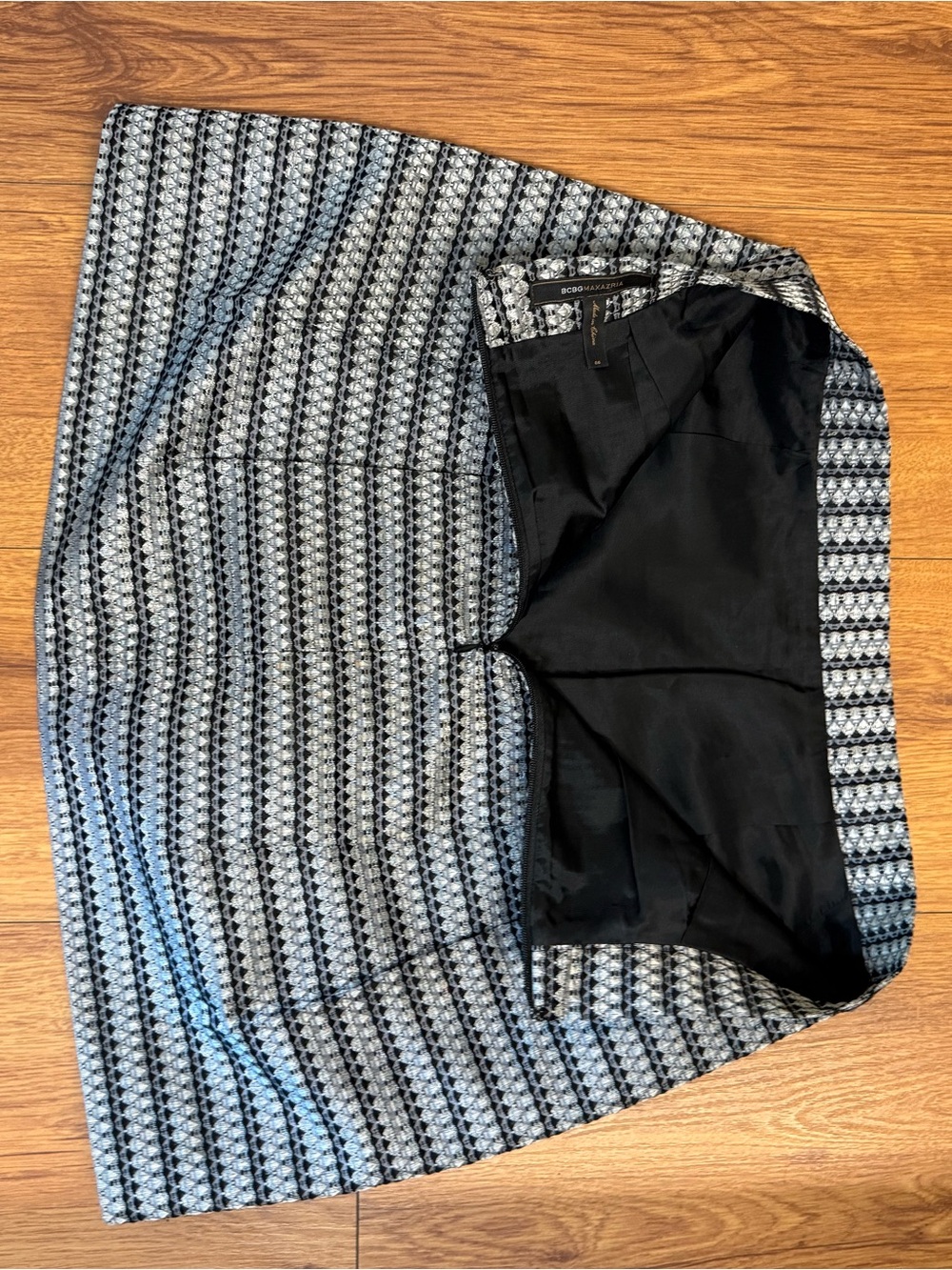 BCBGMaxAzria Black and Gray Textured Mini Skirt - Picture 3 of 5